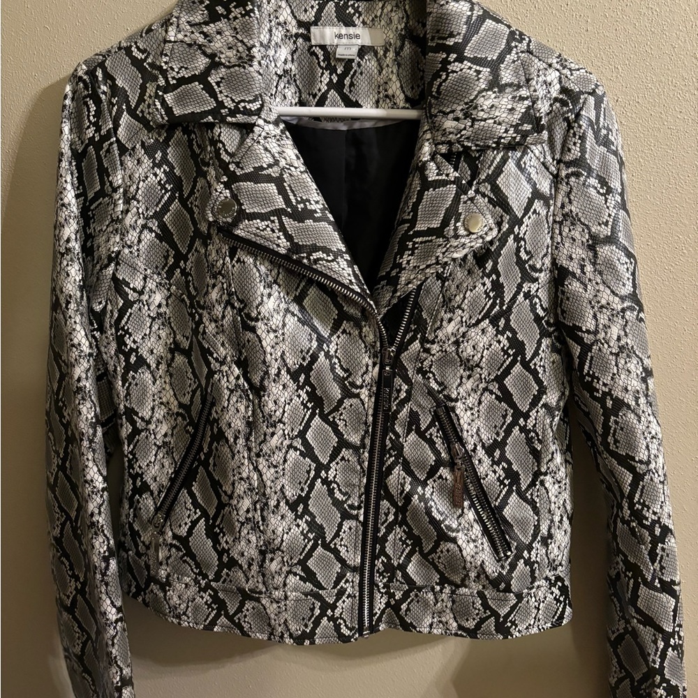 Kensie Python Snake Print Jacket (Crop) - Size Me… - image 4